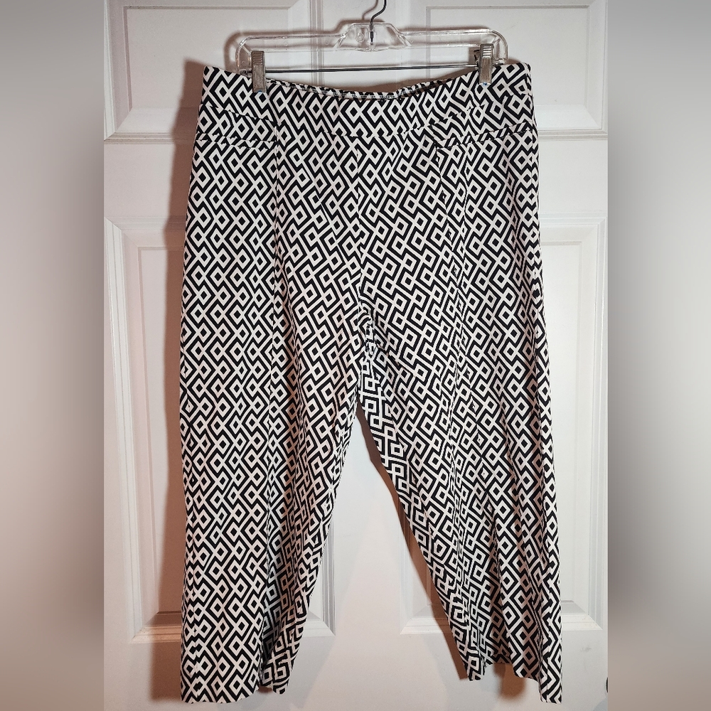 Habitat Black and White Geometric Cropped Pants